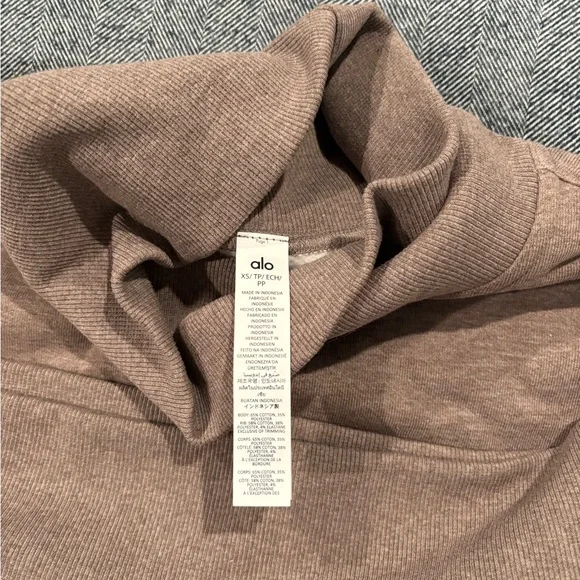 alo hazy mock neck pullover | size xs - Picture 4 of 5